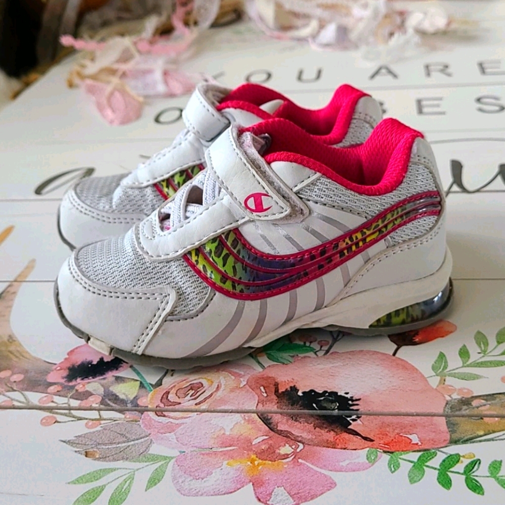 Girls Champion 6 Wide Shoes w/ arch support